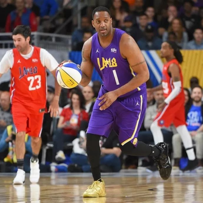 足球不只是 足球不只是